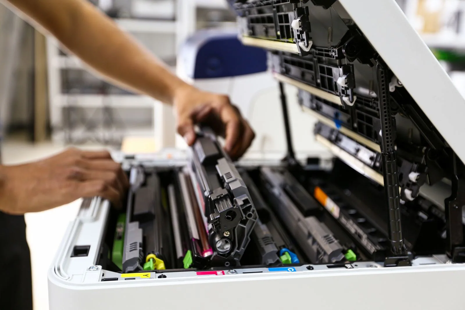 Factory-authorized copier repair technician in Los Angeles